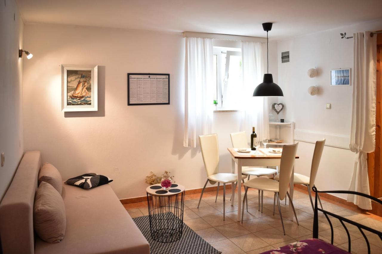 Apartmani Grguric Kornić Exteriör bild