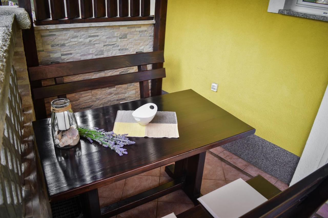 Apartmani Grguric Kornić Exteriör bild
