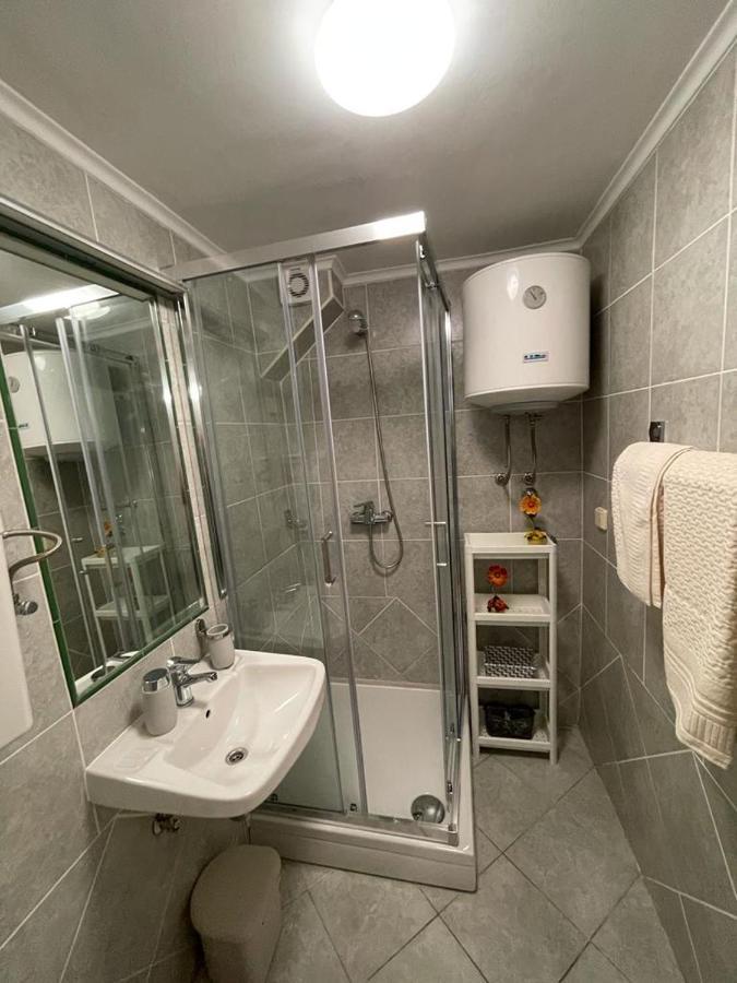 Apartmani Grguric Kornić Exteriör bild